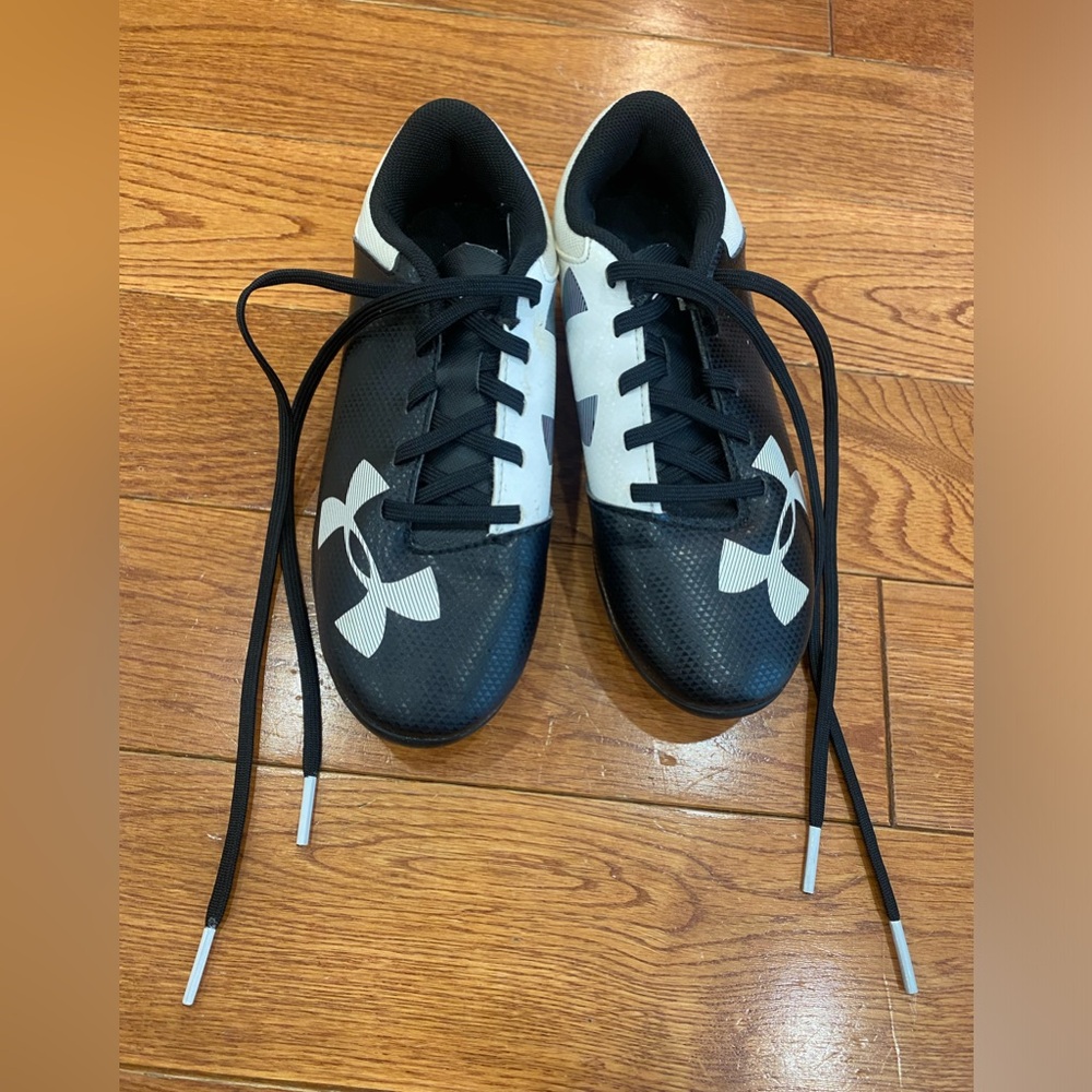 Underarmour soccer cleats kids - size US12K